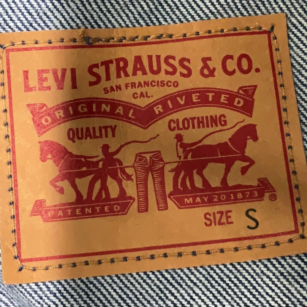 New Levi’s x The Handmaid’s Tale Limited Edition Trucker Jacket Hulu Collab Sz S - Picture 5 of 5